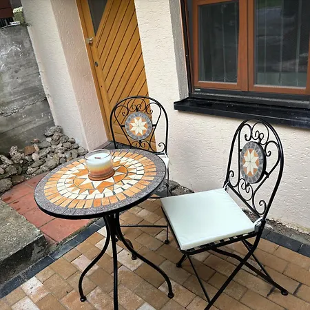 Apartment In Und Flughafen Nähe